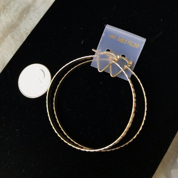 4MM Diamond cut Hoop Earrings - Picture 4 of 10